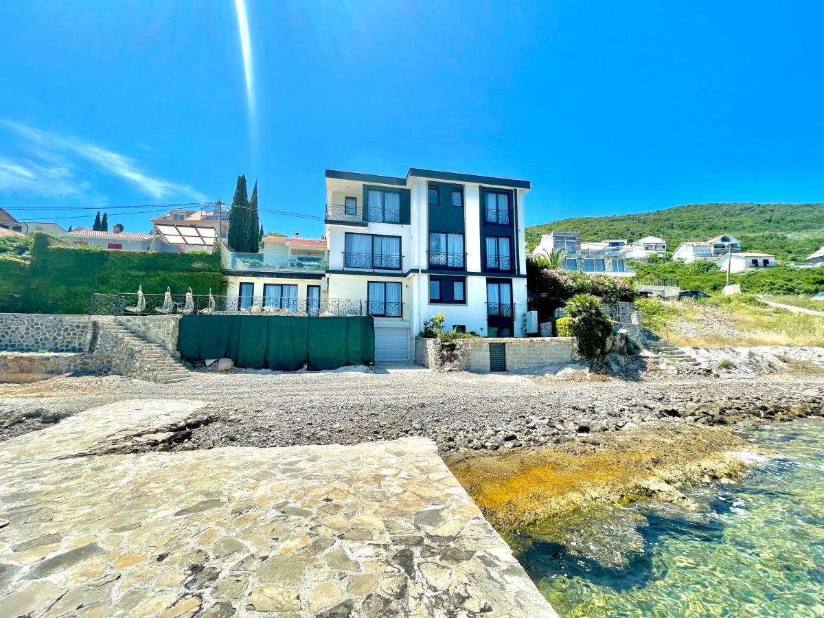 Beachfront Villa Pearl Of Adria Krasici Exterior photo